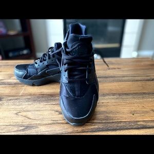 Women’s Nike Huaraches